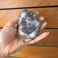 אבני אגת אומבו