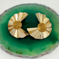 עגילי לטיסיה