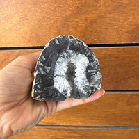 אבני אגת אומבו