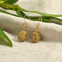 עגילי לאורה