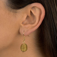 עגילי לאורה