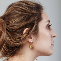 עגילי לאורה